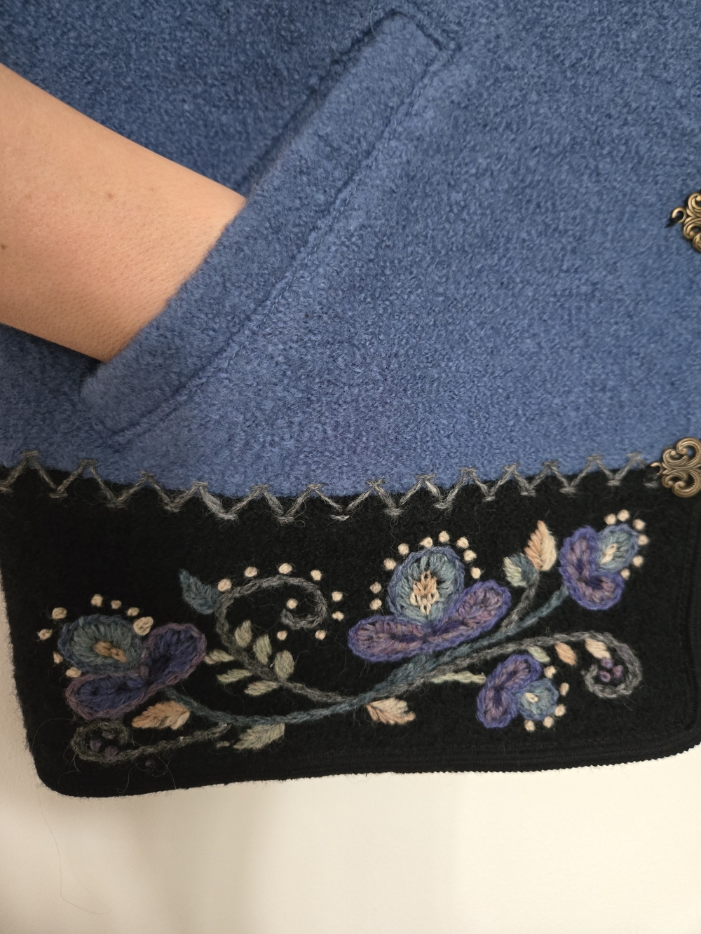 Blue Embroidered Women’s Vest with Decorative Frog Closures - Picture 5 of 13